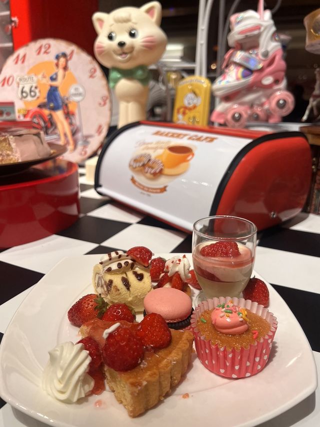 東京【ヒルトン東京】いちごたっぷり🍓スイーツビュッフェ