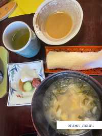 【静岡 伊豆稲取】朝食もお部屋で食べれて、金目鯛の焼き魚が美味しい🐟