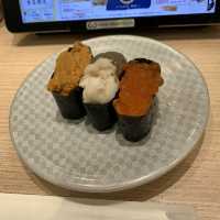 沖繩高級版迴轉壽司店, 「まぐろ問屋」 