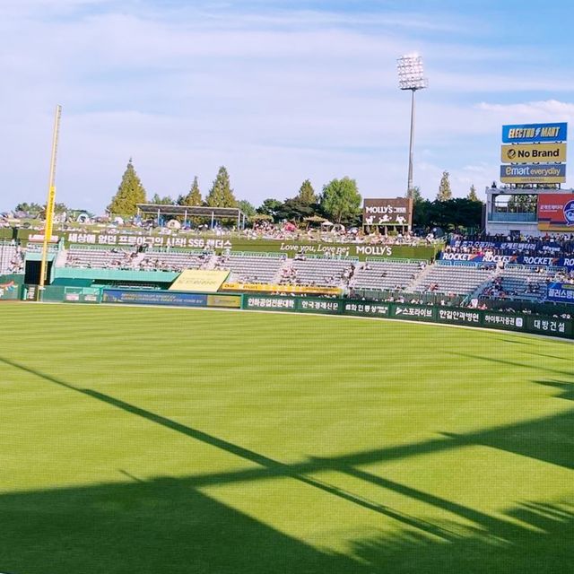 🏟️ 인천 SSG 야구팬들의 심장, 뜨거운 열기를 느낄 수 있는 랜더스필드! (문학경기장) 