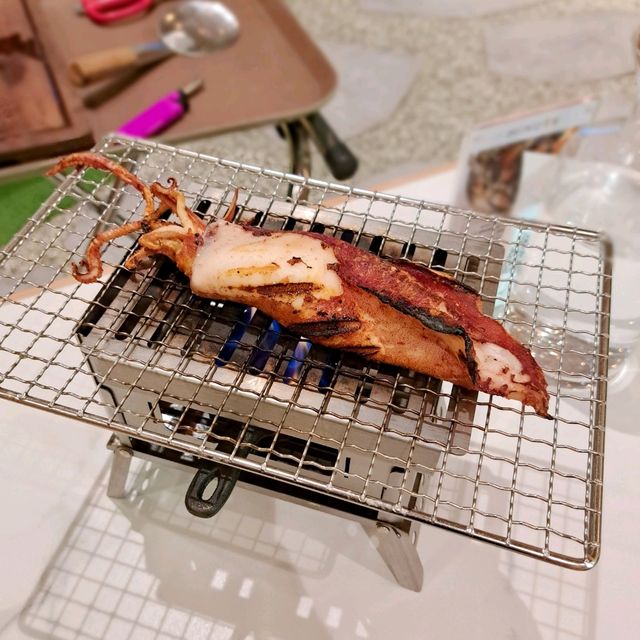 露營主題餐廳，燒朱古力棉花糖