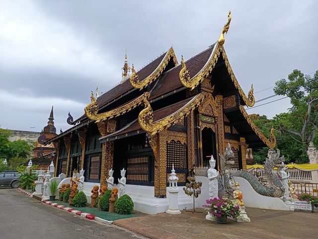กราบสักการะ เสาหลักเมืองแรกเริ่มเมืองเชียงใหม่ 🙏🏻