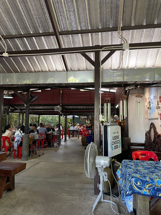 🤍 ร้านอาหารน้ำย้อย - ภูเก็ต