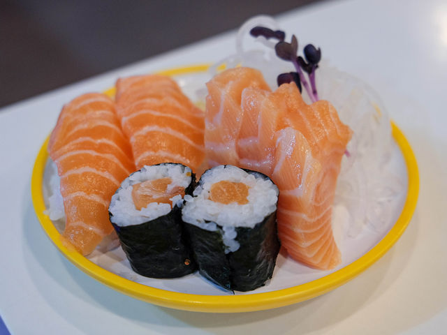Yo Sushi: Vibrant Japanese Dining in Dubai