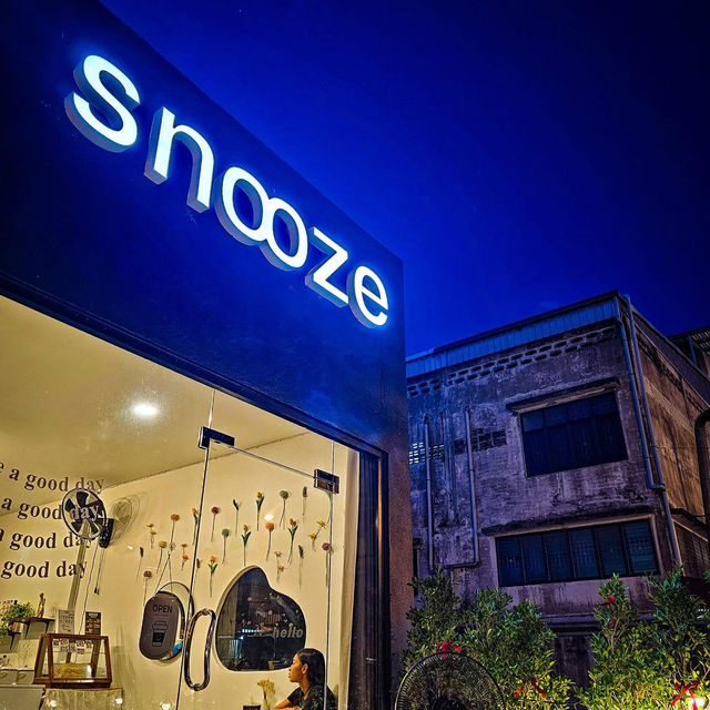  Snooze Cafe 