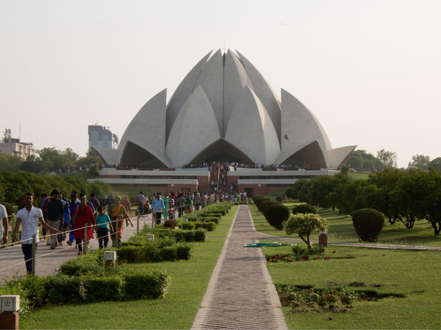 Tranquil Majesty of Delhi's Lotus Temple 🪷