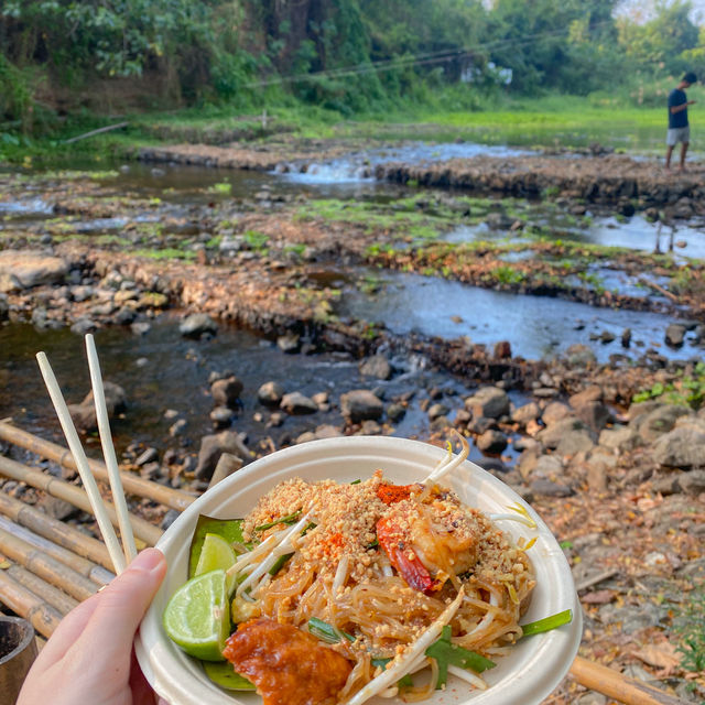 โอ๊ะป่อย - ตลาดเช้าริมธาร 🍃🌱💚
