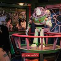 Tokyo Disneyland:Buzz lightyear’s Astro Bluster