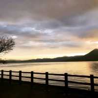 北海道靜謐的美，支笏湖度假溫泉酒店：水之謌