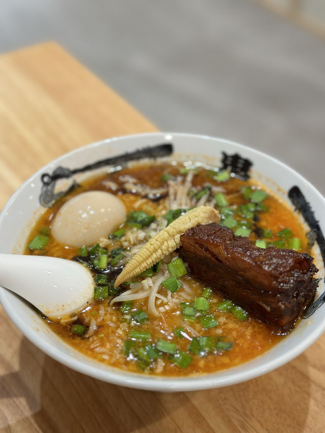 圍方都有鬼金棒拉麵食