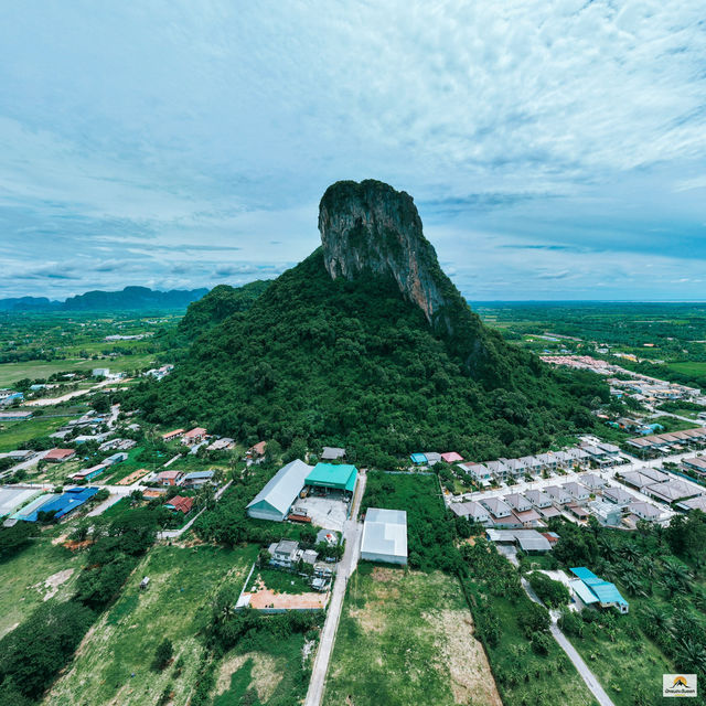 ภูเขาอกทะลุ