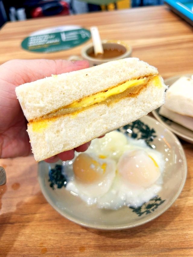 Affordable Dining Options at Changi Airport T4