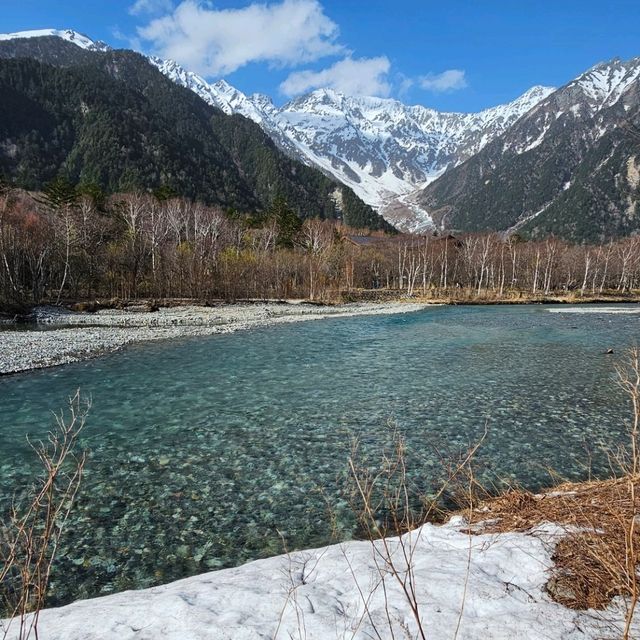 初夏開山的殘雪美景，上高地健行之旅。
