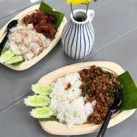 ร้านคาเฟ่ ดอกไม้ ประตู แจกัน วิลเลจ 
