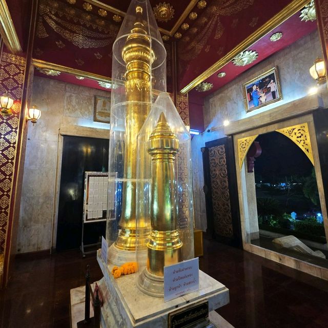 ศาลหลักเมือง จ.อุดร เก่าแก่ ดึกก็ไหว้ได้ 