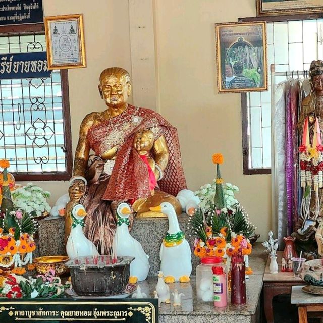 Wat Phra Prathon Chedi Worawihan