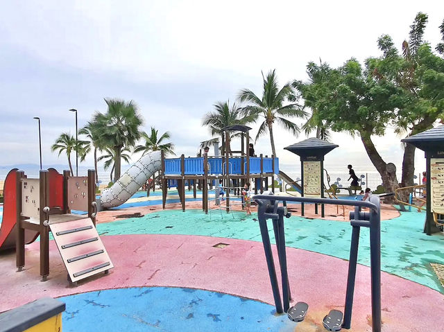 “หาดจอมเทียน” ชายหาดสุดคึกคักในพัทยา