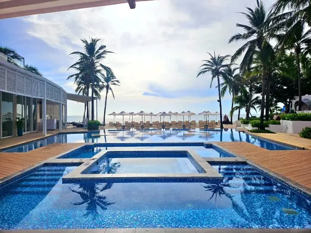 멋진 수영장이 있는 후아힌 인터컨티넨탈