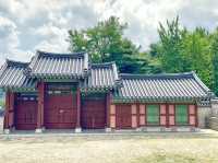 The beauty of traditional Korean architecture and culture🇰🇷👫