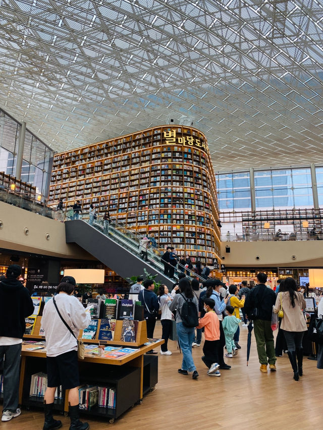 Coex Starfield library - A must check-in spot for book lovers