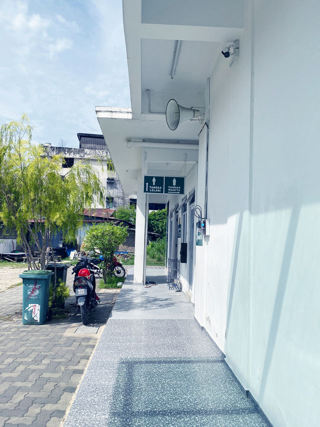 Masjid Pakistan: A Pristine White Oasis in Kota Bharu