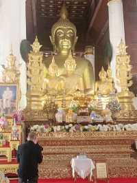 วัดพระธาตุแช่แห้ง