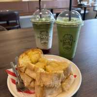 Tree Mountain Cafe at Khemmarat 