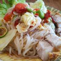 ร้านยำรสเด็ด ย่านเมืองเอก 