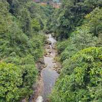 น้ำตกสีเงิน silver waterfall