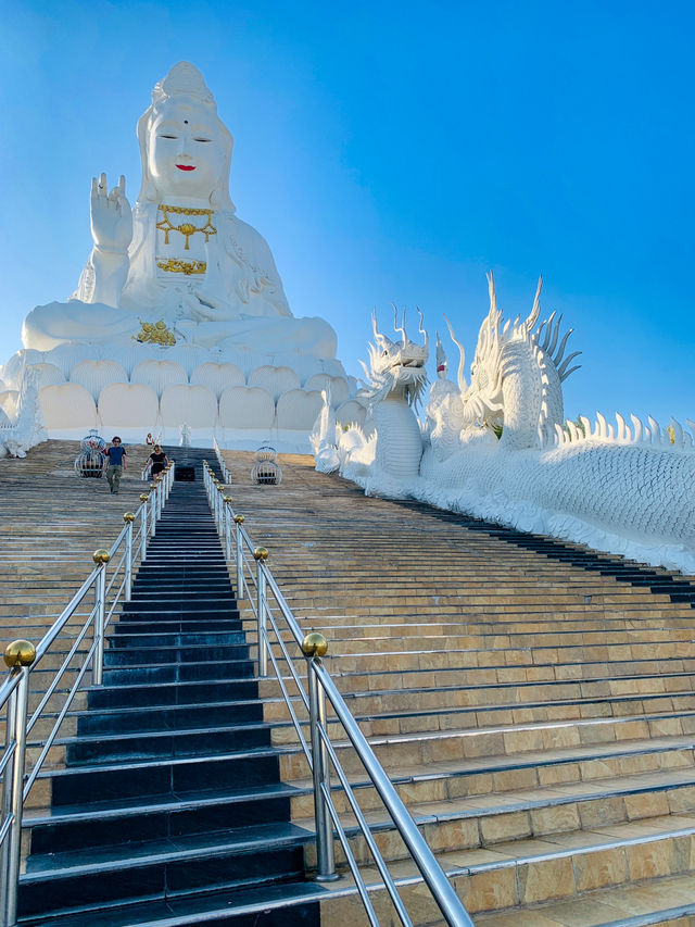 Wat Huay Pla Kang: Home of the Majestic Dragons and Panoramic Views