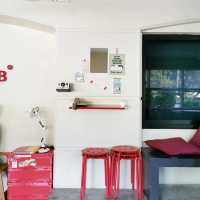 Curb Cafe คาเฟ่ในบ้านสไตล์มินิมอล