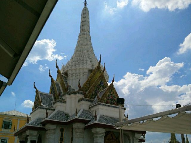 พาคุณพ่อ..ไหว้ศาลหลักเมือง