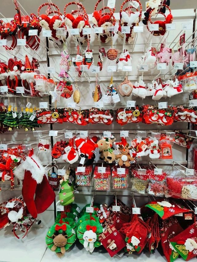 Transform Your Holiday Season with Mr. DIY’s Stunning Décor
