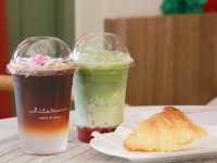 เที่ยวคาเฟ่ White Beam