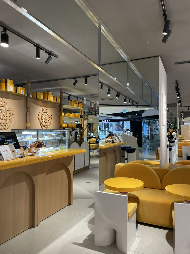 롯데월드몰 아쿠아디파르마 옐로우 카페 💛☕️
