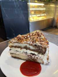 🍰 Sweet Escapes: 8 Must-Try Dessert Spots in Kuala Lumpur 🍩🍨