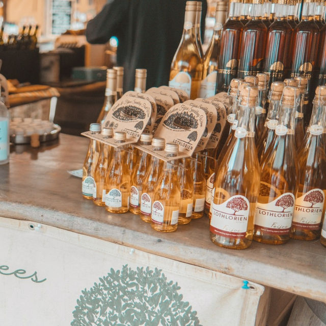 Discovering the vibrant sights, flavors, and community spirit at Matakana Village Farmers' Market. 🍓