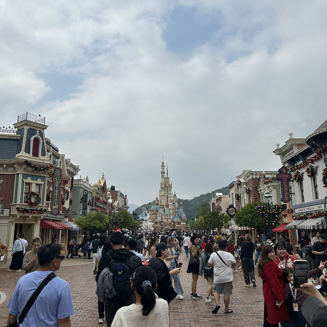 เที่ยวสวนสนุกฮ่องกงดิสนีย์แลนด์🎢🎠🏰