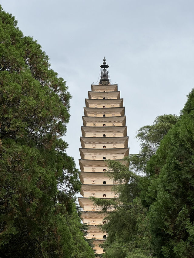 🇨🇳 Timeless Wonders: Exploring the Three Pagodas of Chongsheng Temple