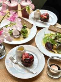 Brunch with a Floral Touch in Omotesando💐