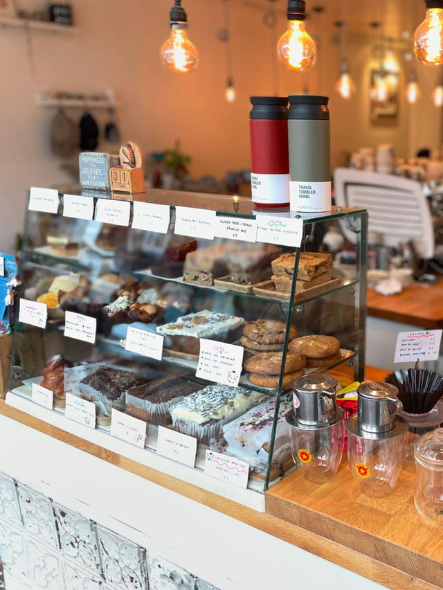 THE ROBIN CRAFT CAFE