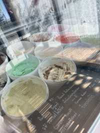 Yada House ไอศกรีมเบเกอรี่ นครพนม🍦