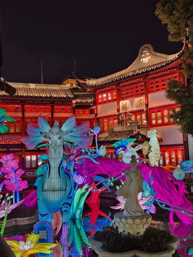 First visit to Yu Garden in Shanghai, truly mesmerizing!