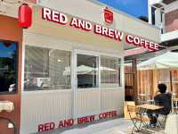 คาเฟ่ Red and Brew 