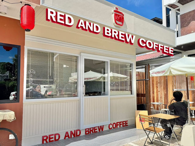 คาเฟ่ Red and Brew 