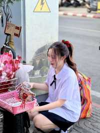 📸 ถ่ายชุดนักเรียนที่ “ปาดคลองตลาด” 