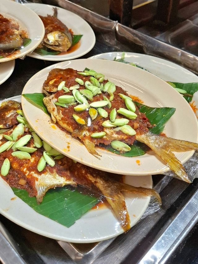 A FLAVOR EXPLOSION IN SULTAN SALAI RESTAURANT, MELAKA