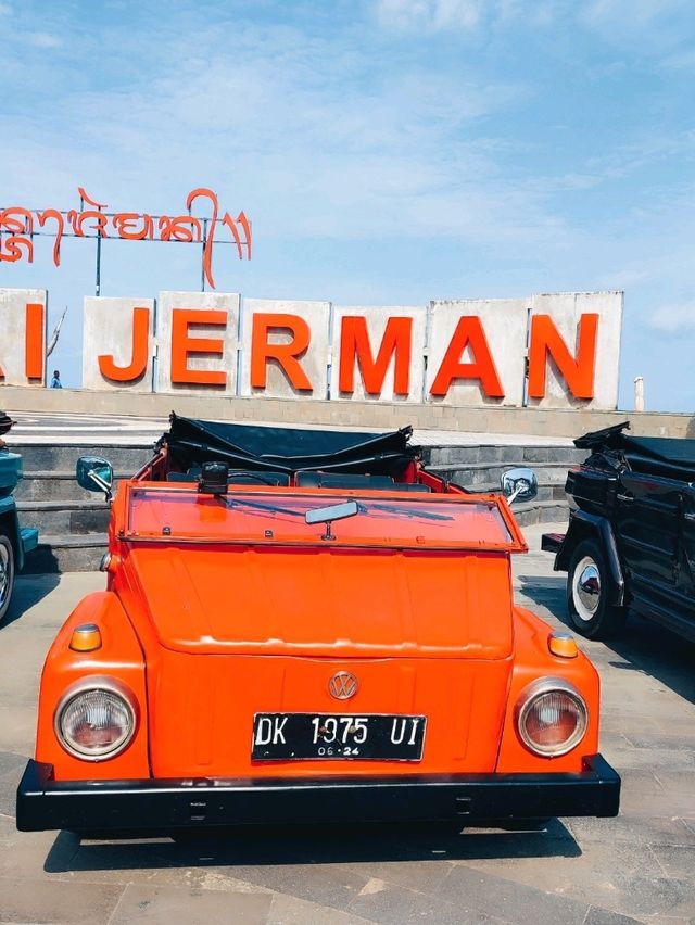 A UNIQUE EXPERIENCE RIDING CLASSIC CARS IN BALI.