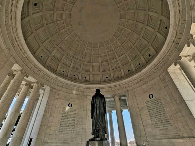 THOMAS JEFFERSON MEMORIAL.