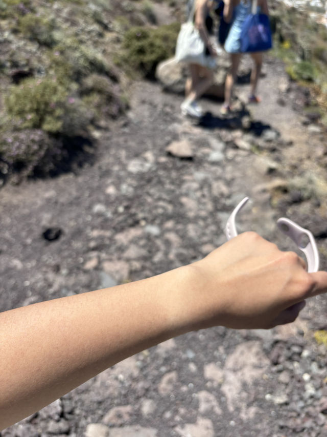 Hiking from Fira to Oia – The Most Breathtaking Walk in Santorini! 🇬🇷✨